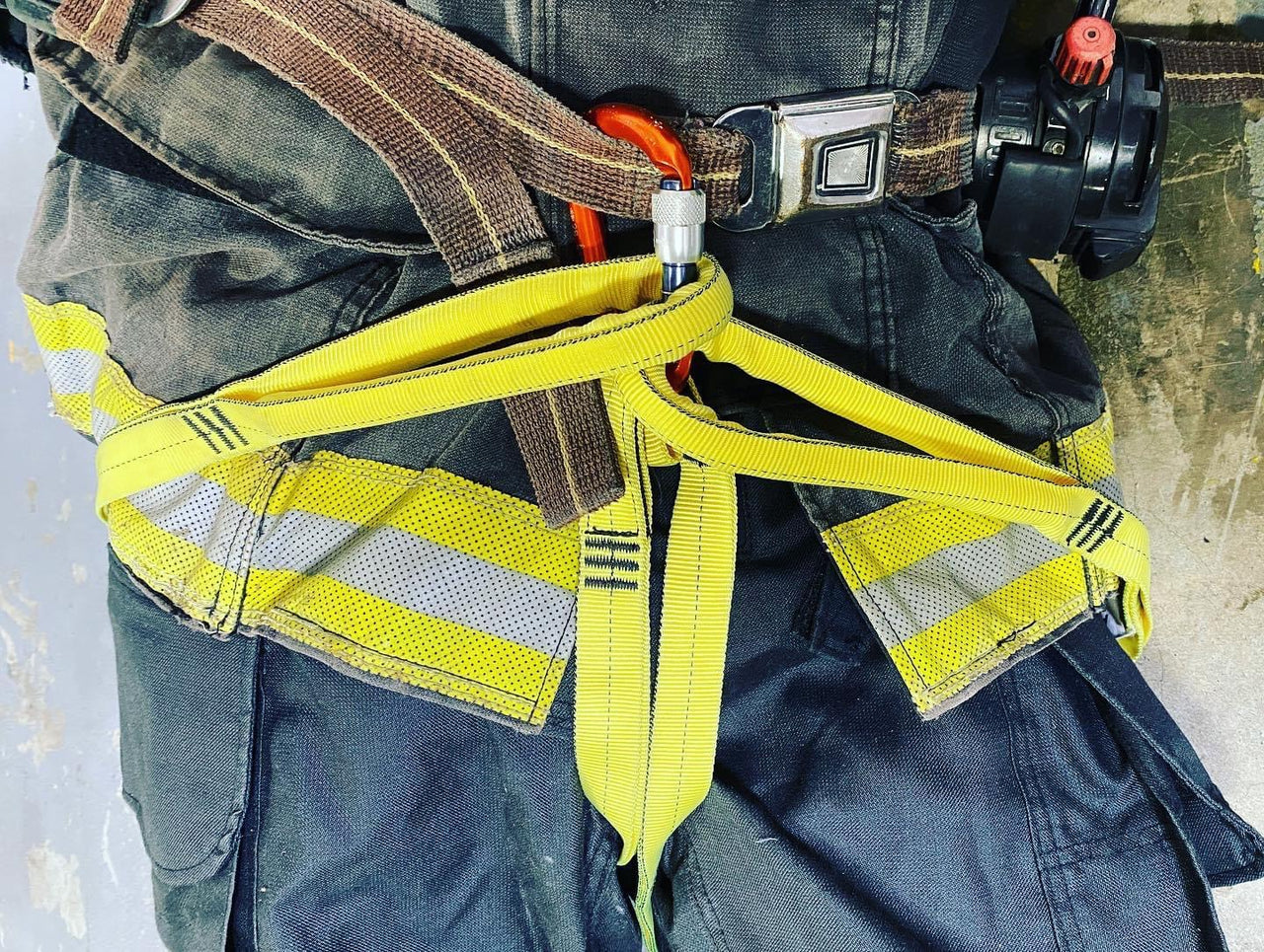 ARS | Multi-Loop Rescue Strap with Carabiner | Yellow